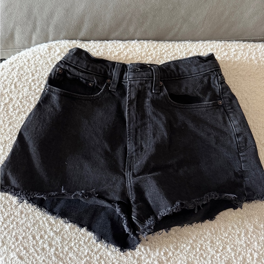 Abercrombie Curve Love The Mom Denim High Rise Denim Short in Black